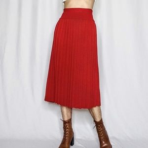 Vintage pleated knit midi skirt